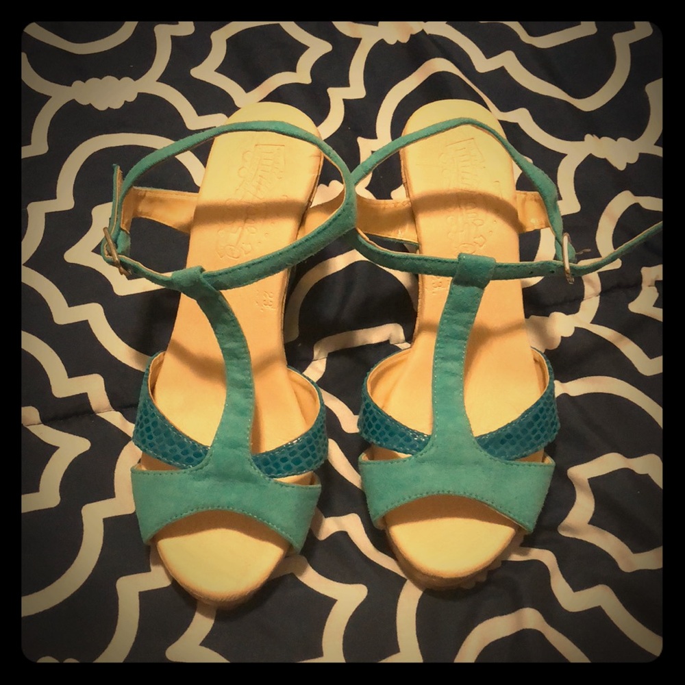 Women’s shoes
